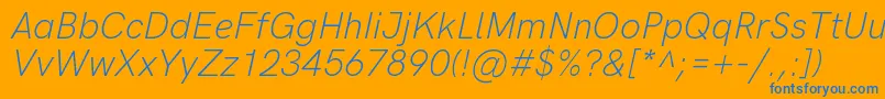 Weitere Informationen zur HkgroteskLightitalic-Schriftart HkgroteskLightitalic-Schriftart – Blaue Schriften auf orangefarbenem Hintergrund