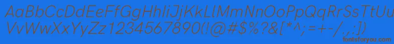 Weitere Informationen zur HkgroteskLightitalic-Schriftart HkgroteskLightitalic-Schriftart – Braune Schriften auf blauem Hintergrund
