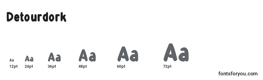 Größen der Schriftart Detourdork