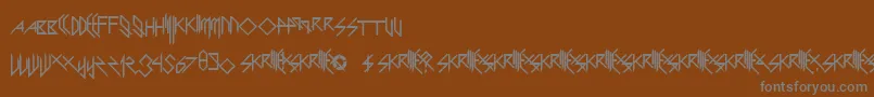 ScaryGlyphsAndNiceCharacters-Schriftart – Graue Schriften auf braunem Hintergrund