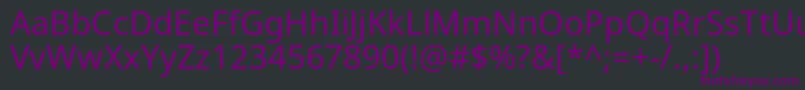 Czcionka NotoSans – fioletowe czcionki na czarnym tle