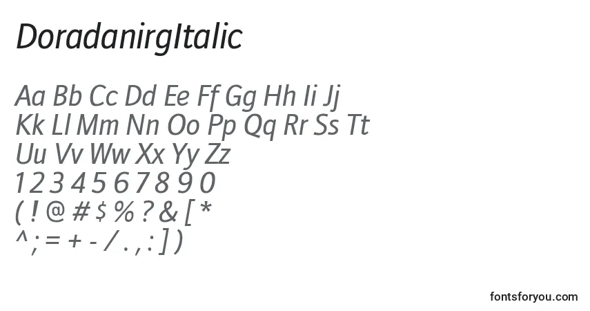 A fonte DoradanirgItalic – alfabeto, números, caracteres especiais