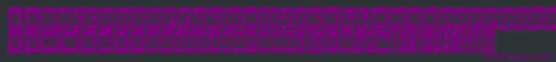 Czcionka ATrianglercmup – fioletowe czcionki na czarnym tle