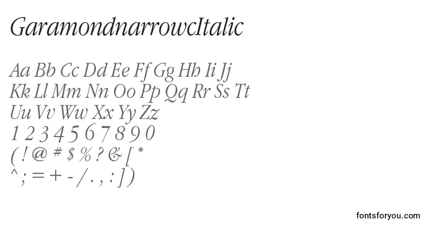 A fonte GaramondnarrowcItalic – alfabeto, números, caracteres especiais