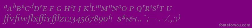 MinionExpertDisplayItalic-fontti – harmaat kirjasimet violetilla taustalla
