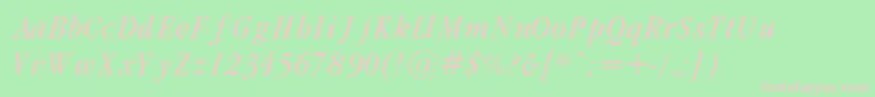 GaramondCondLightItalic-fontti – vaaleanpunaiset fontit vihreällä taustalla