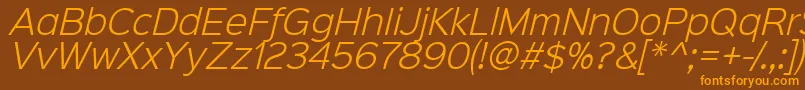 フォントSinkinsans300lightitalic – オレンジ色の文字が茶色の背景にあります。