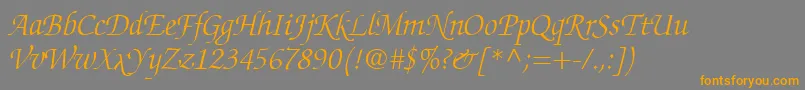 Lisätietoja ChanceryScriptLightSsiLightItalic-fontista ChanceryScriptLightSsiLightItalic-fontti – oranssit fontit harmaalla taustalla