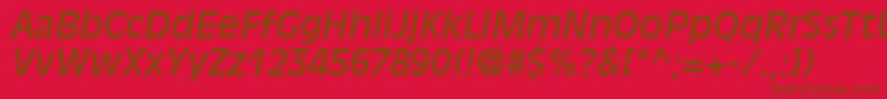DecadeSsiItalic-Schriftart – Braune Schriften auf rotem Hintergrund