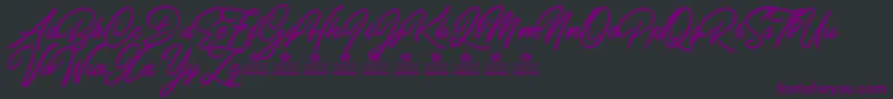 フォントCarolinaMountainsPersonalUse – 黒い背景に紫のフォント
