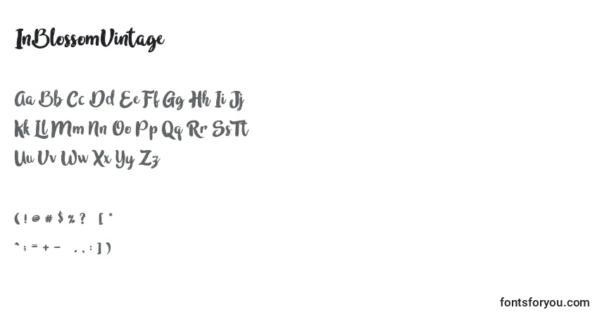 Schriftart InBlossomVintage (109113) – Alphabet, Zahlen, spezielle Symbole