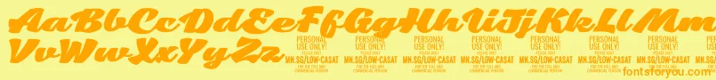 LowcasatfatPersonalUse-Schriftart – Orangefarbene Schriften auf gelbem Hintergrund