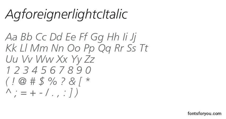 A fonte AgforeignerlightcItalic – alfabeto, números, caracteres especiais