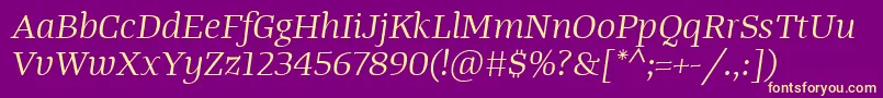 Fonte TangerserifwideBookitalic – fontes amarelas em um fundo roxo