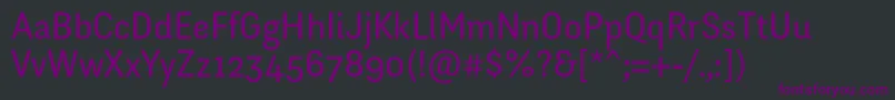 Czcionka FengardoneueRegular – fioletowe czcionki na czarnym tle