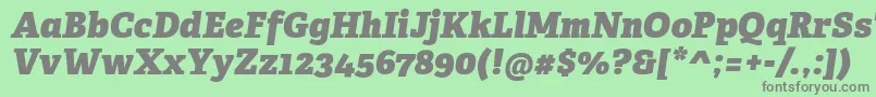 AdelleCyrillicHeavyItalic-Schriftart – Graue Schriften auf grünem Hintergrund