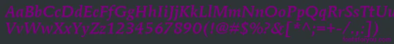 フォントItcMendozaRomanLtMediumItalic – 黒い背景に紫のフォント