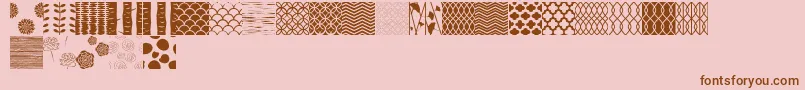 Więcej informacji o czcionce PeoniPatterns Czcionka PeoniPatterns – brązowe czcionki na różowym tle