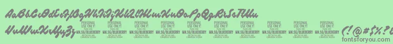 BlueberryscriptPersonalUse-Schriftart – Graue Schriften auf grünem Hintergrund