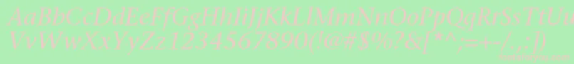 SonetserifcItalic-fontti – vaaleanpunaiset fontit vihreällä taustalla