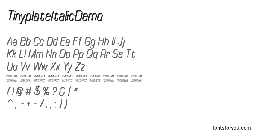 Fuente TinyplateItalicDemo - alfabeto, números, caracteres especiales