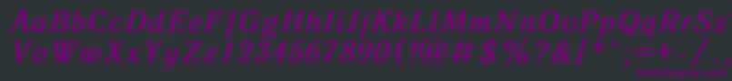 Czcionka AntiquaBoldItalic – fioletowe czcionki na czarnym tle
