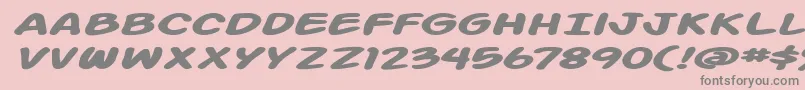 Fonte Action Man Extended Bold Italic – fontes cinzas em um fundo rosa