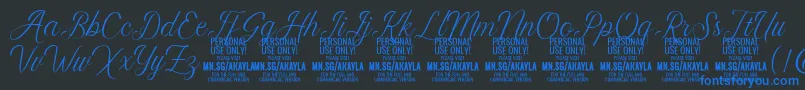 AkaylaScript PERSONAL-Schriftart – Blaue Schriften auf schwarzem Hintergrund