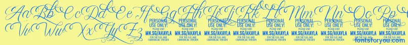 AkaylaScriptDeco PERSONAL-Schriftart – Blaue Schriften auf gelbem Hintergrund