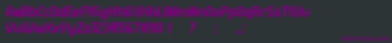 Czcionka Answer Italic – fioletowe czcionki na czarnym tle