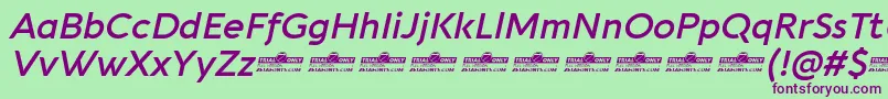 Aquawax Pro DemiBold Italic trial-fontti – violetit fontit vihreällä taustalla