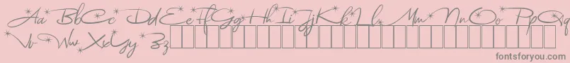 Astoria Demo-fontti – harmaat kirjasimet vaaleanpunaisella taustalla