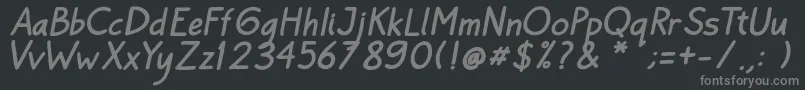 Bayu Prahara 2 BoldItalic-fontti – harmaat kirjasimet mustalla taustalla