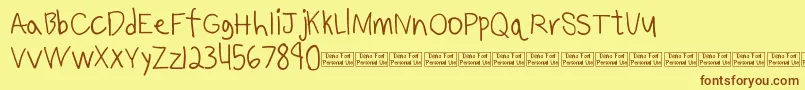 Benjammin Demo-fontti – ruskeat fontit keltaisella taustalla