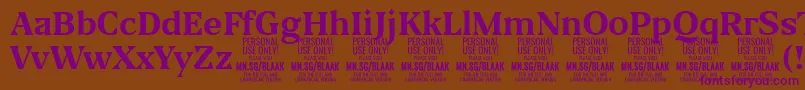 BlaakBold PERSONAL-Schriftart – Violette Schriften auf braunem Hintergrund