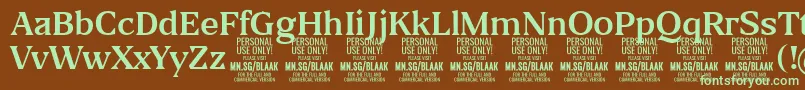 フォントBlaakRegular PERSONAL – 緑色の文字が茶色の背景にあります。