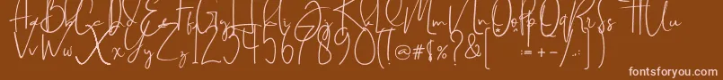 Brilliant signature  regular-fontti – vaaleanpunaiset fontit ruskealla taustalla