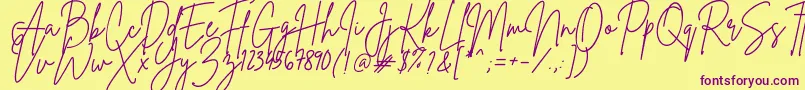 Más sobre la fuente BrittanySignature fuente BrittanySignature – Fuentes Moradas Sobre Fondo Amarillo