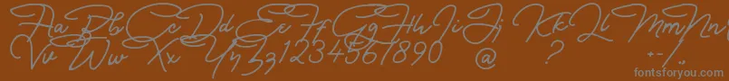 Bullstander Free Font-Schriftart – Graue Schriften auf braunem Hintergrund