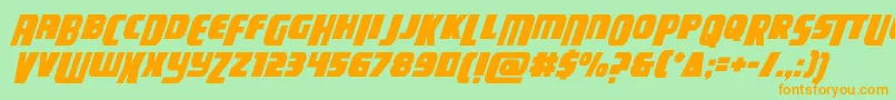 フォントcampjusticedropcaseital – オレンジの文字が緑の背景にあります。