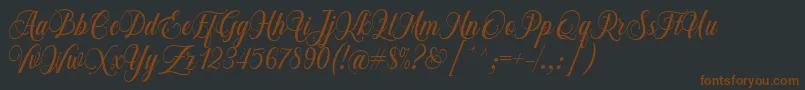 フォントChalisa Octavia Font D by 7NTypes – 黒い背景に茶色のフォント