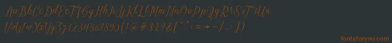 Charmington-fontti – ruskeat fontit mustalla taustalla