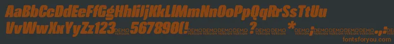 フォントCrossfitDemo HeavyItalic – 黒い背景に茶色のフォント