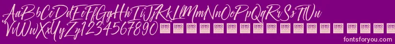 フォントCrown Heights   Demo – 紫の背景にピンクのフォント