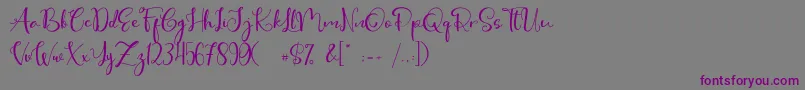 Cute Thing Script-fontti – violetit fontit harmaalla taustalla