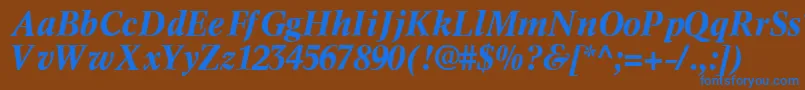 Czcionka InformaticssskBoldItalic – niebieskie czcionki na brązowym tle