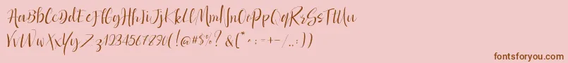 Dolcetto Demo-Schriftart – Braune Schriften auf rosa Hintergrund
