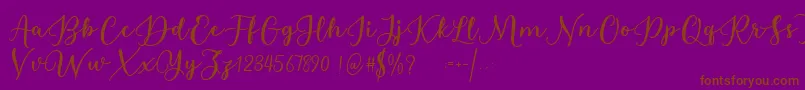 Estafet Letter Script-Schriftart – Braune Schriften auf violettem Hintergrund