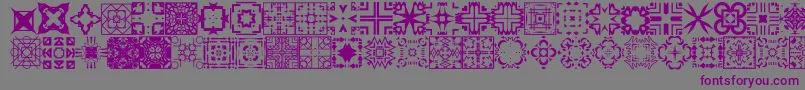 FontCo1  -fontti – violetit fontit harmaalla taustalla