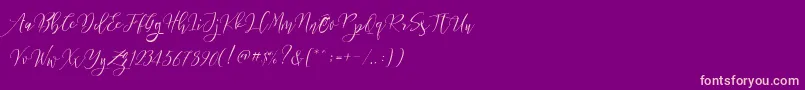 Frutilla Script-fontti – vaaleanpunaiset fontit violetilla taustalla